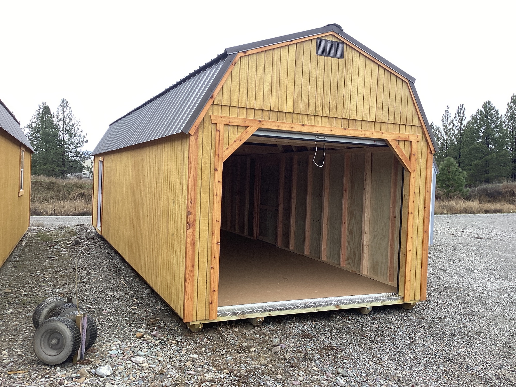 Gordy's\, image size:2000x1500