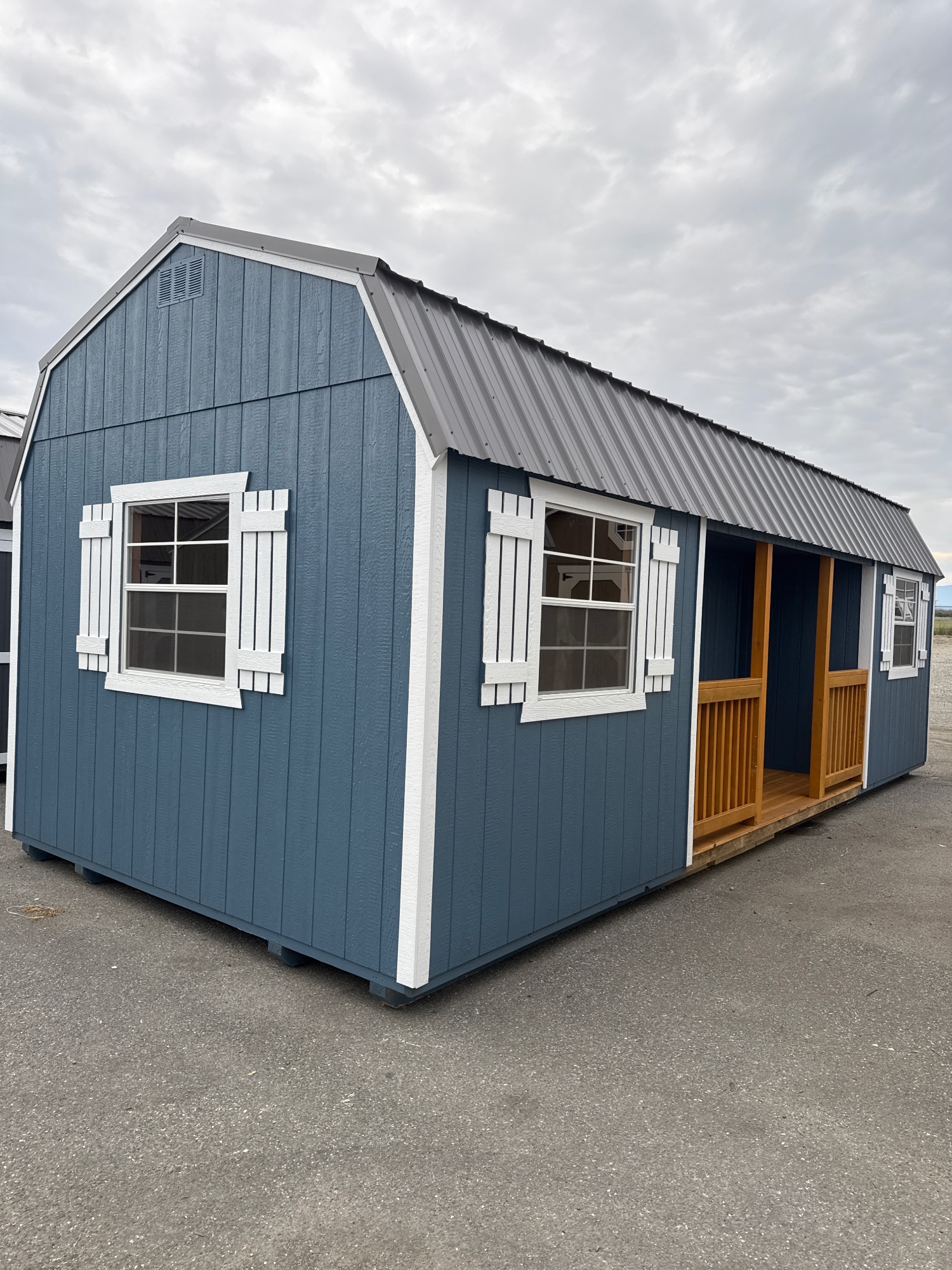 Lofted Barn Center Porch - 12x28