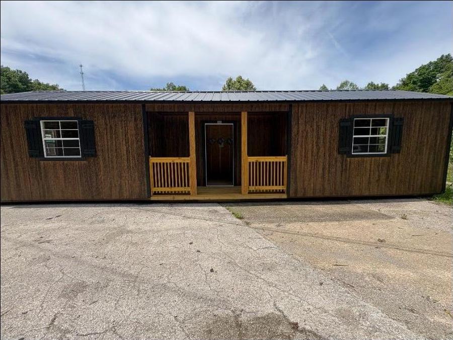 Utility Center Porch – 12×40