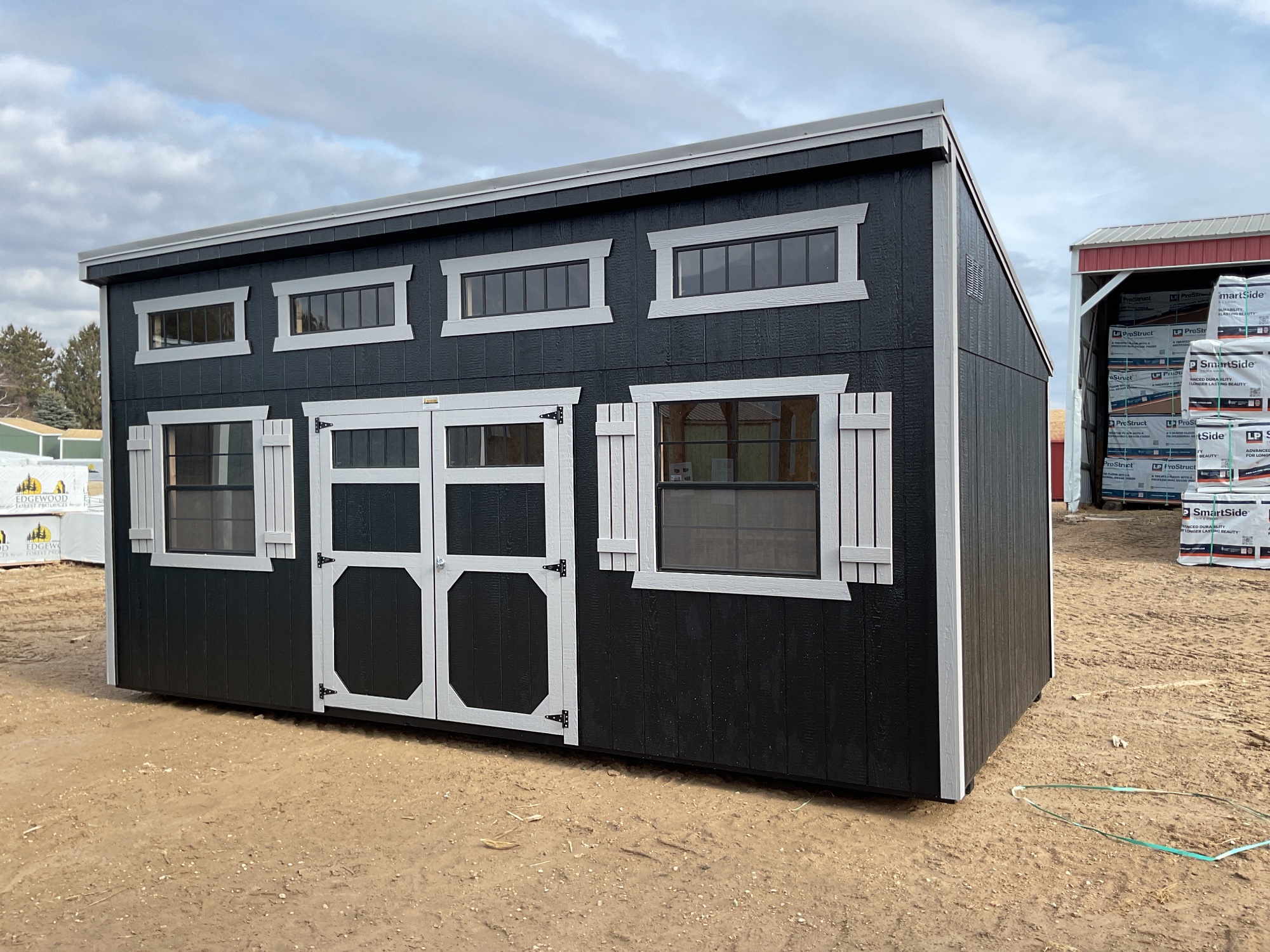 Studio - 10x20