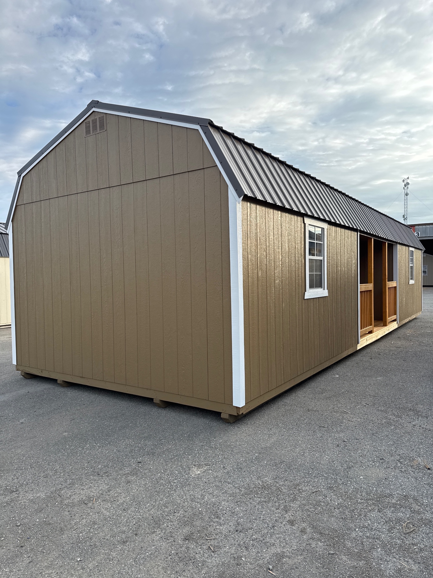 Lofted Barn Center Porch - 14x40