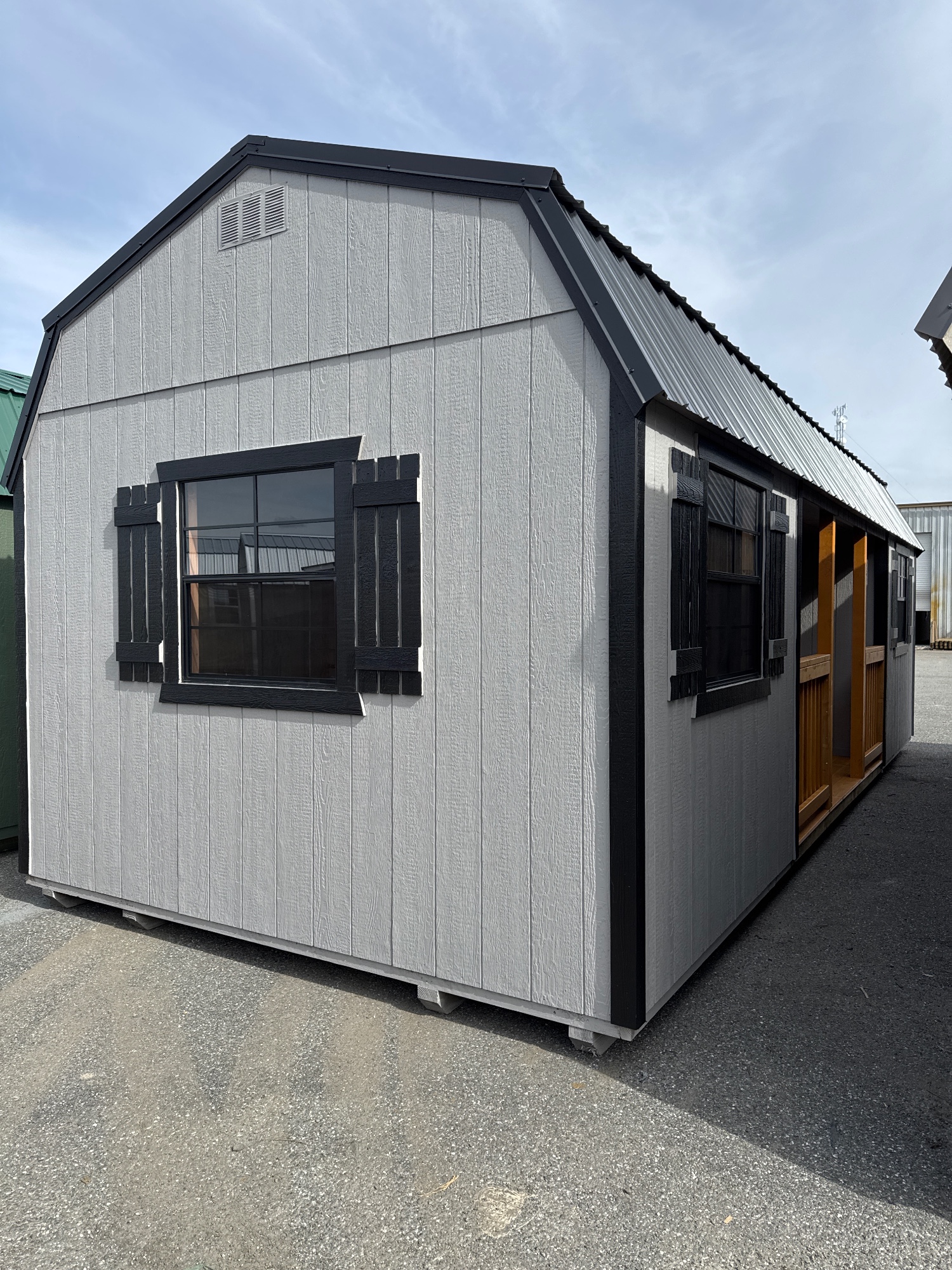 Lofted Barn Center Porch - 12x28