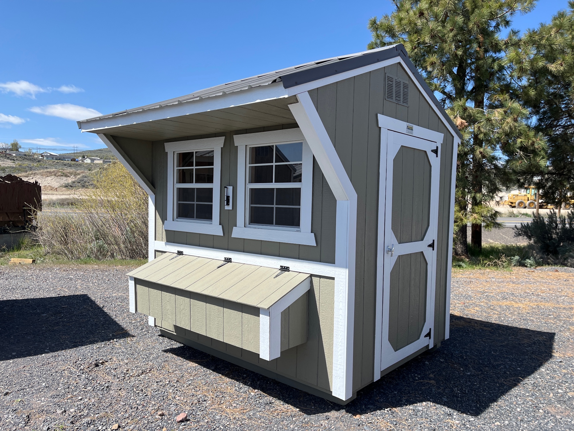 Great Chicken Coop for the backyard - 6x8
