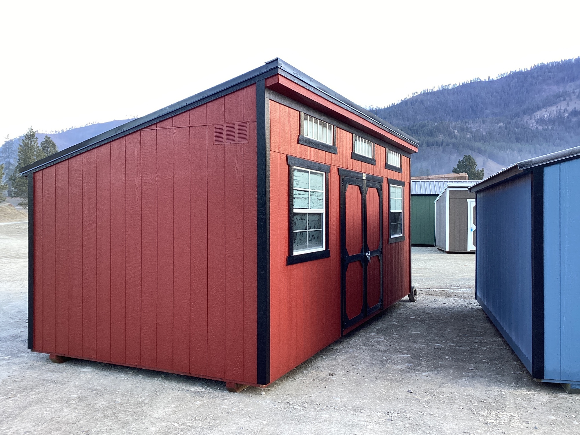 Studio - 10x20
