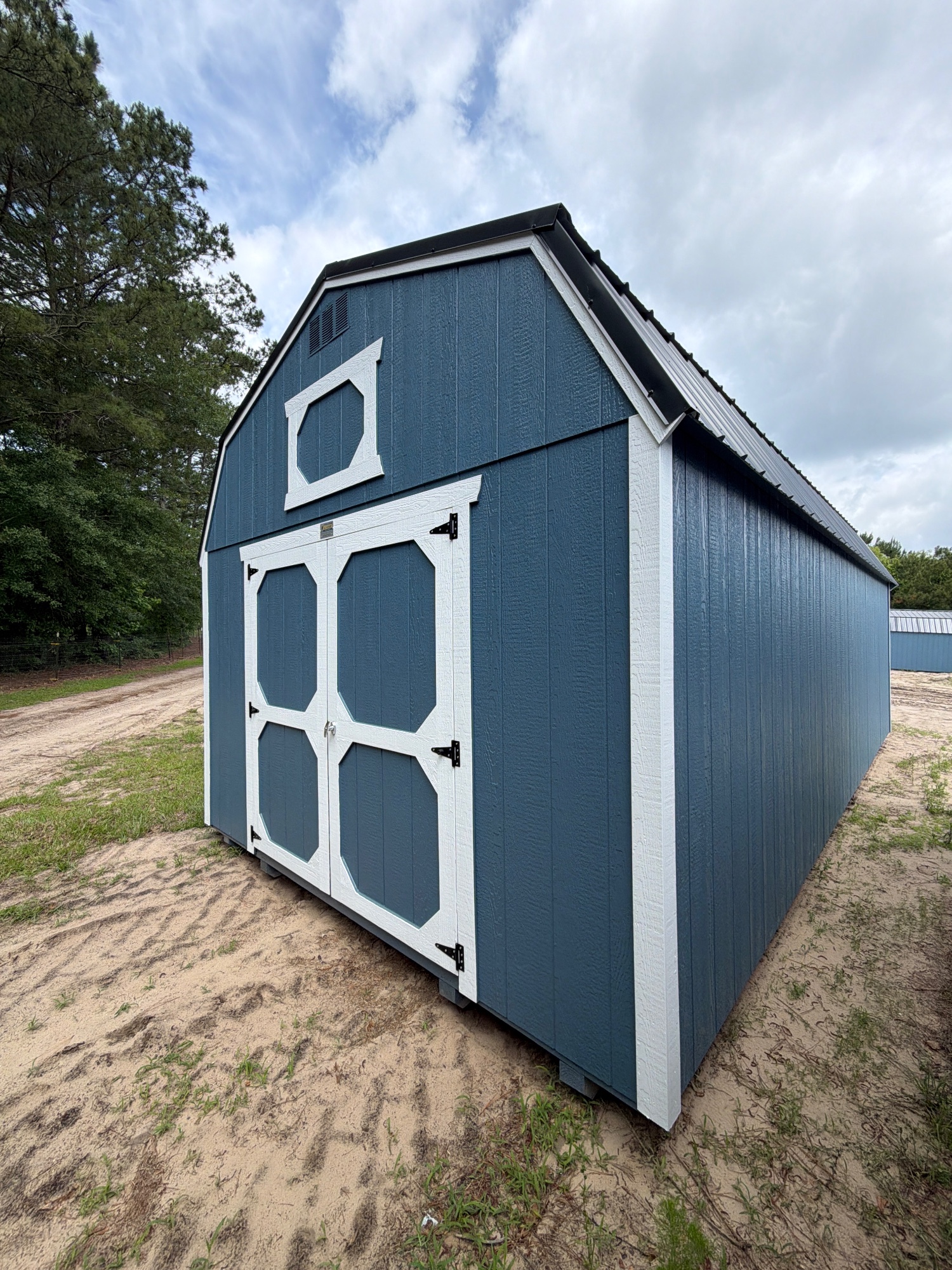 Tin house oldtown オールドタウン チノパン　ネイビー　32 Barn Lot, LLC | Old Hickory Buildings