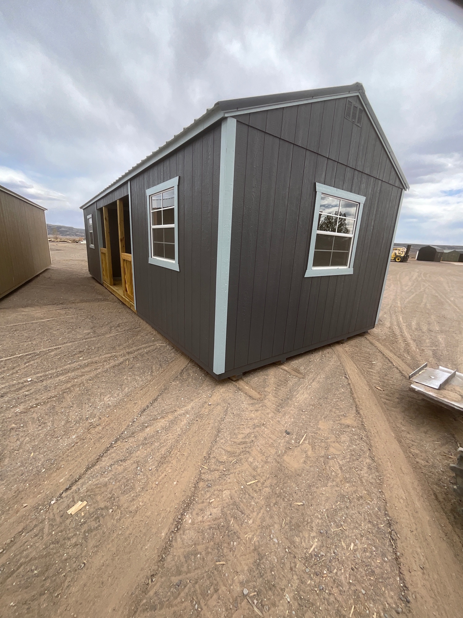 Utility Center Porch - 12x32
