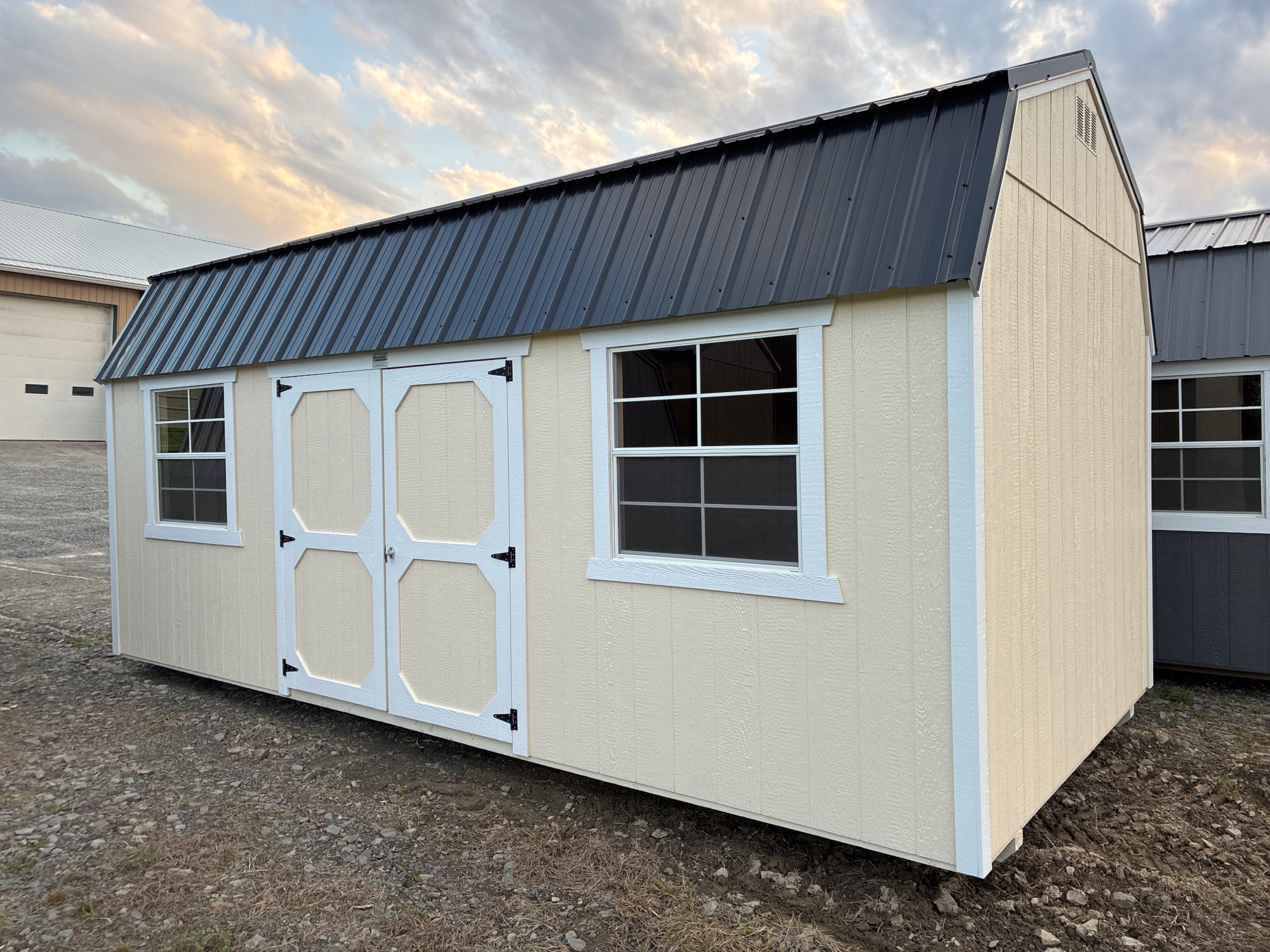Lofted Barn - 10x20