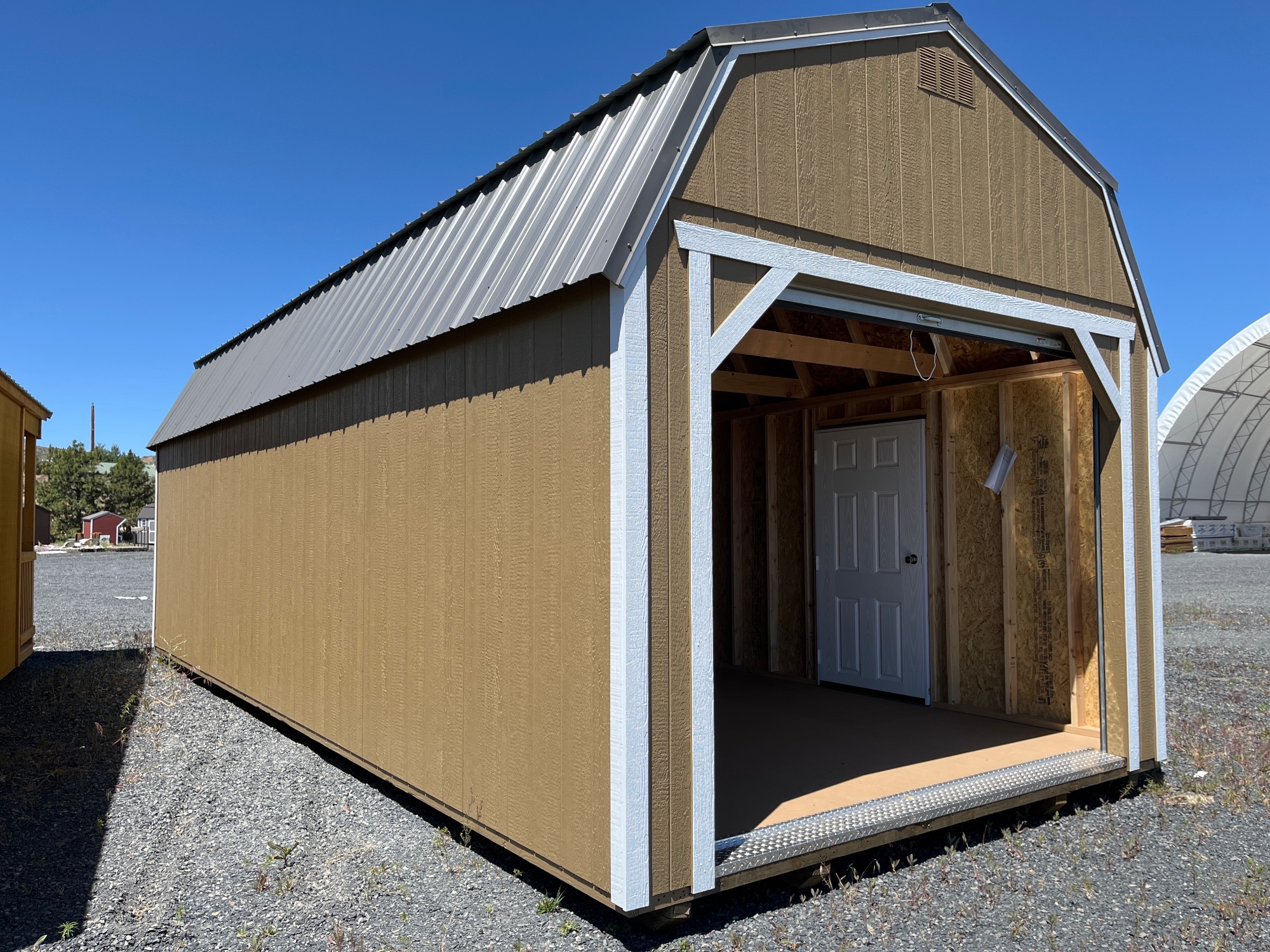 Huge Lofted Barn Garage - 12x28