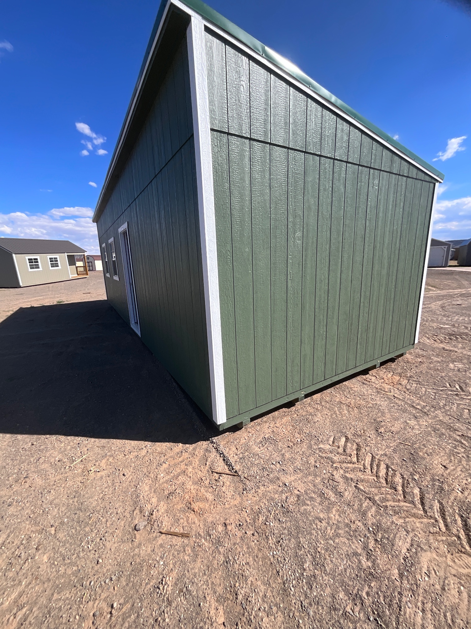 Studio - 12x32