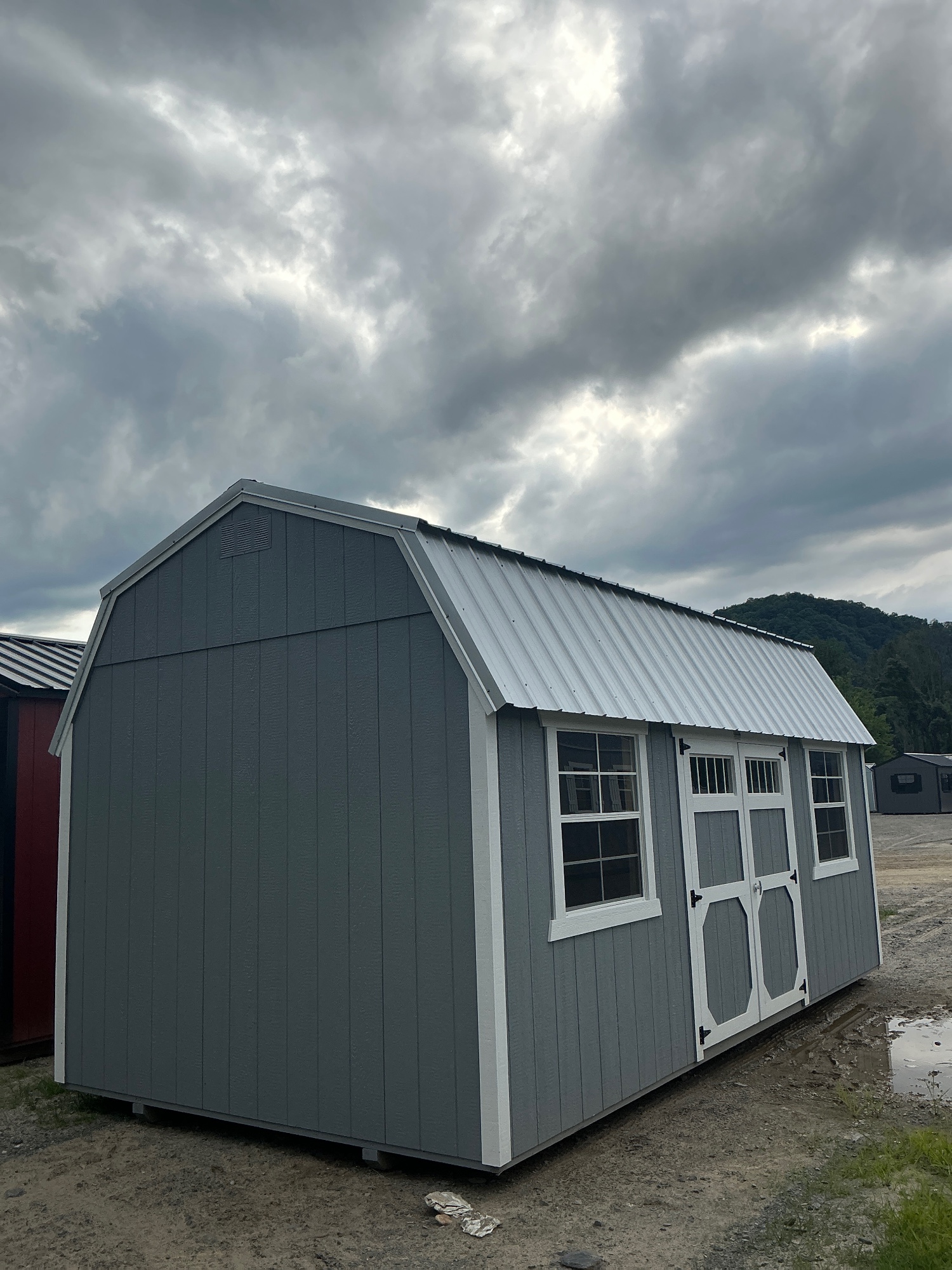 Lofted Barn - 10x20