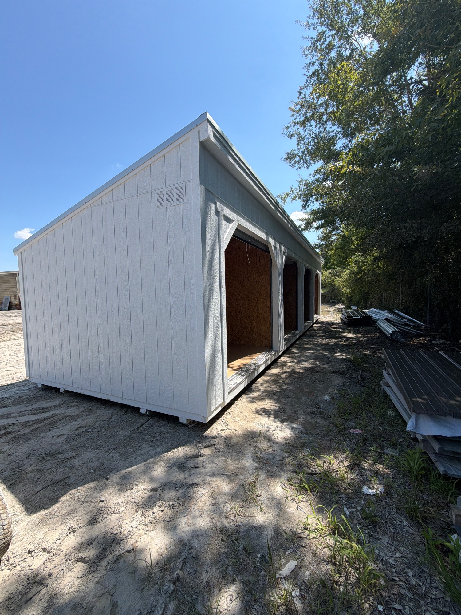 Studio - 12x40