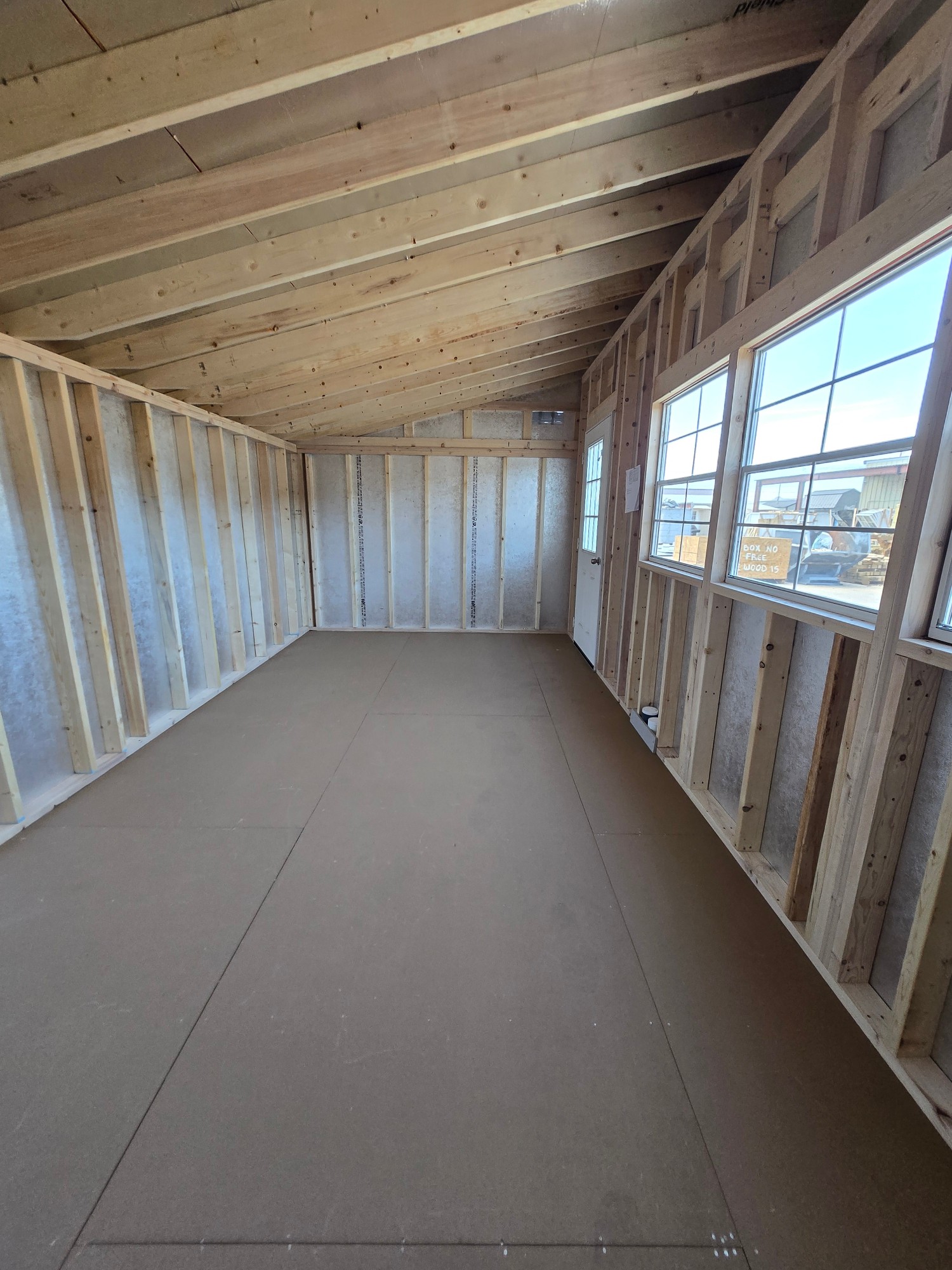 Studio - 10x20