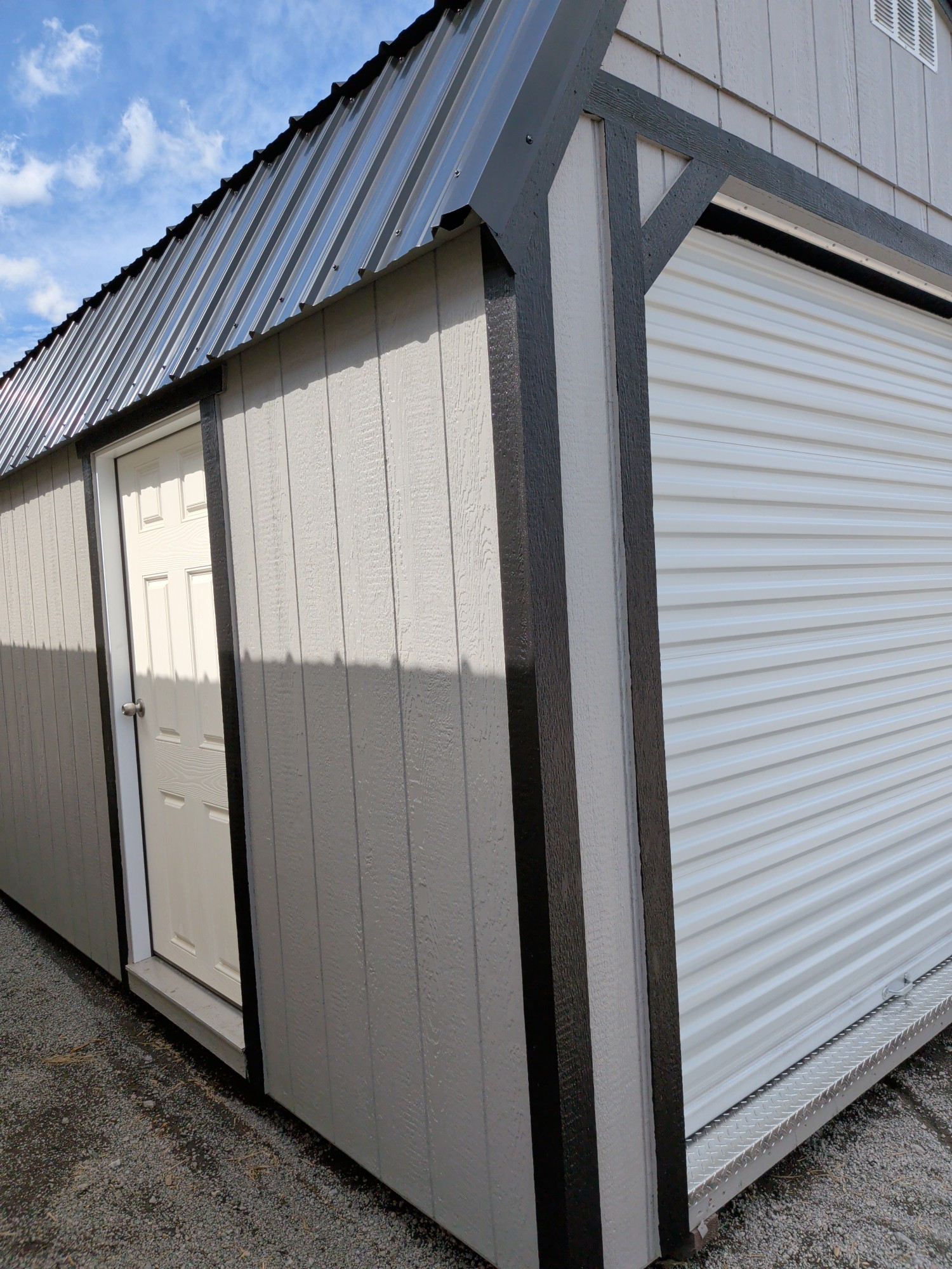 Lofted Barn 8' Garage - 10x16