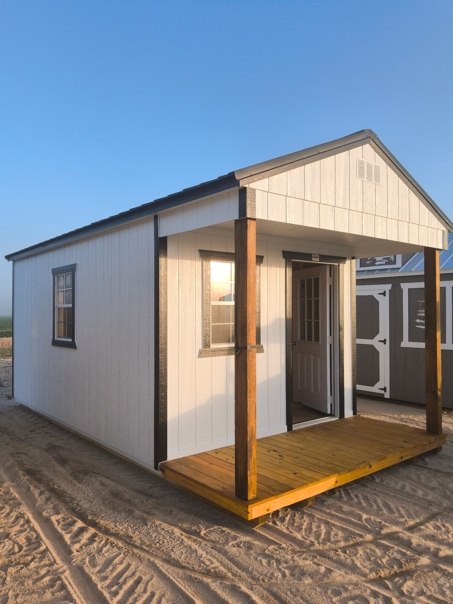 TWIN PALMS CUSTOM WOOD MOULDINGFAC. | Old Hickory Buildings
