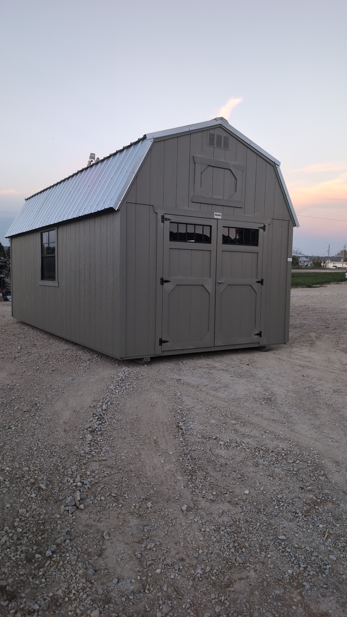 Lofted Barn - 10x20
