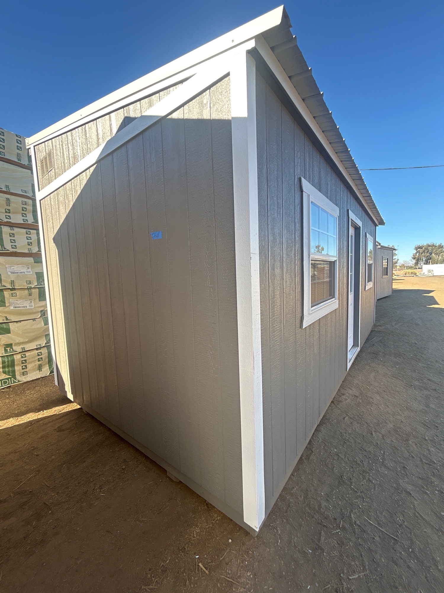 Studio - 10x20