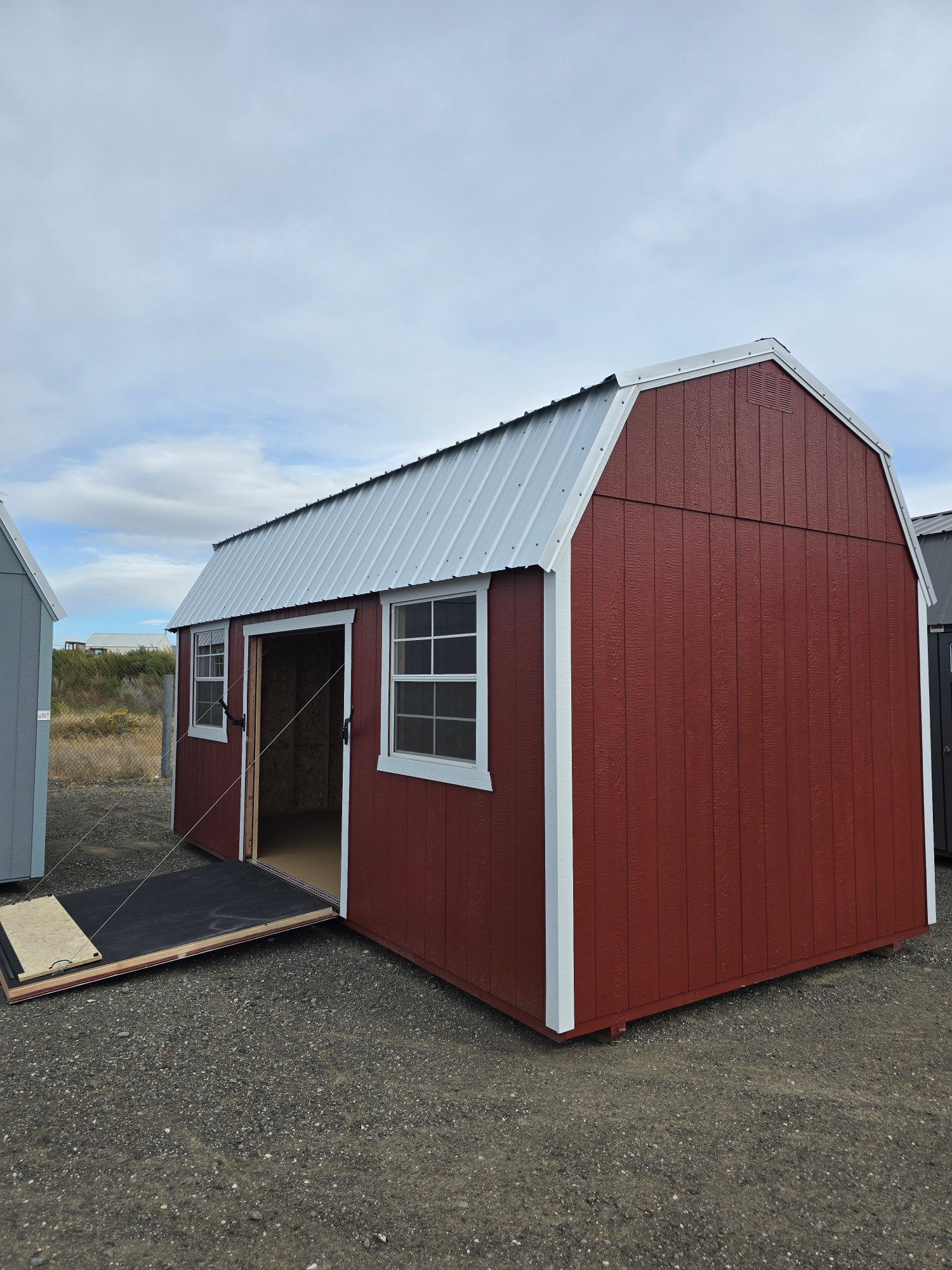 Lofted Barn - 10x20