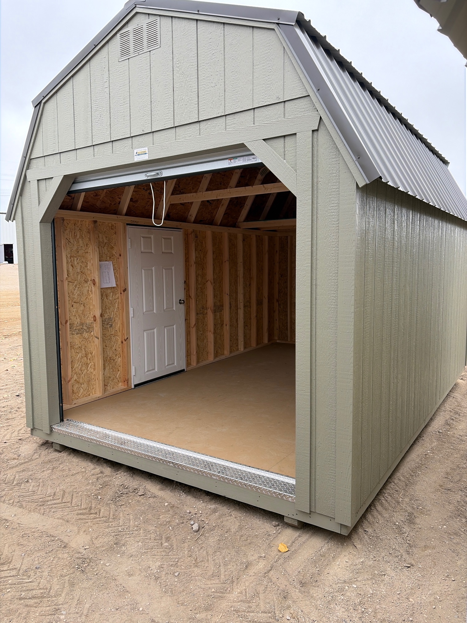 Lofted Barn 8' Garage - 10x16