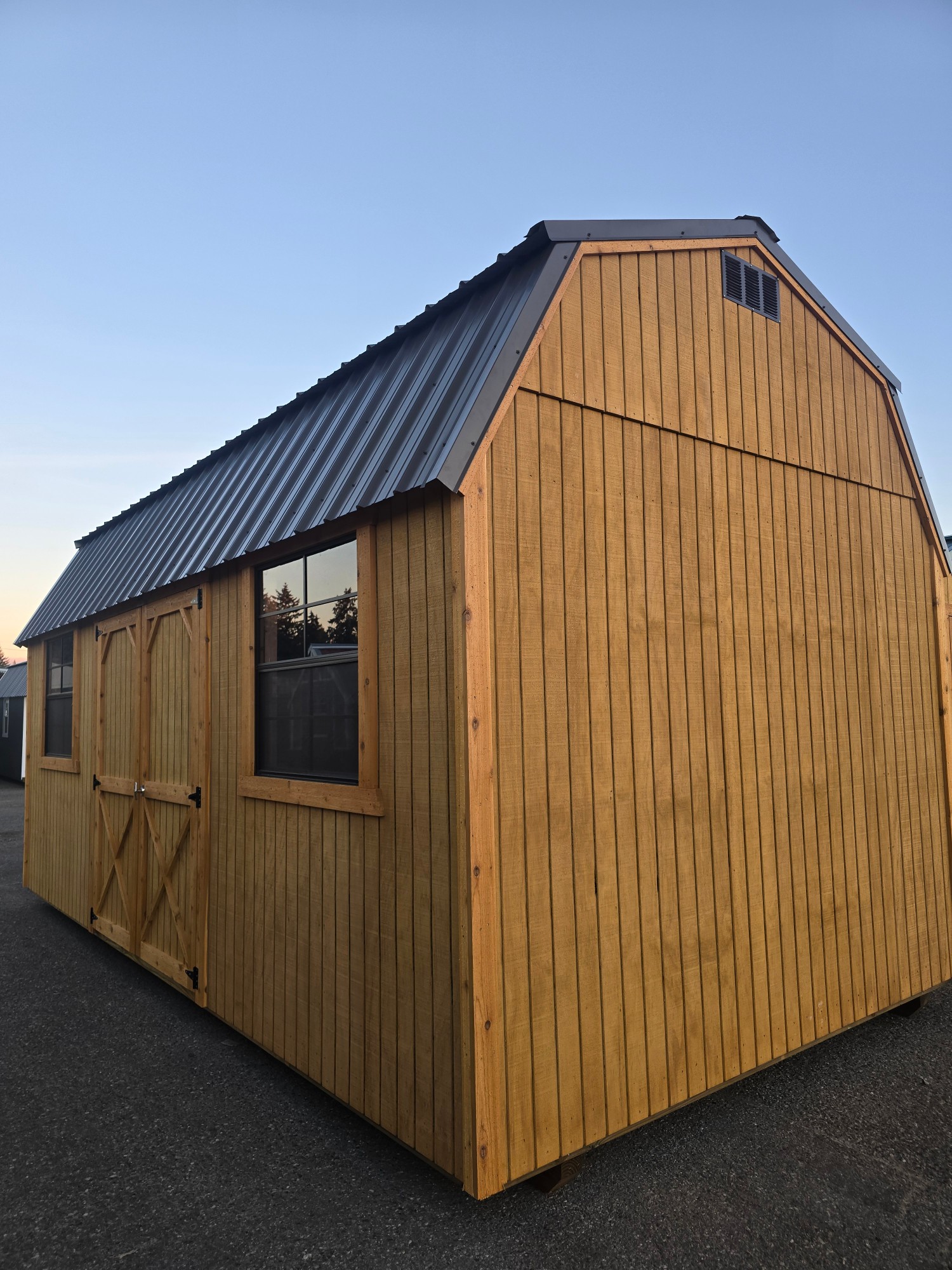 Lofted Barn - 10x20