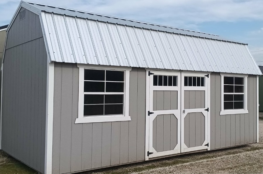 PRE-OWNED Lofted Barn – 10×20