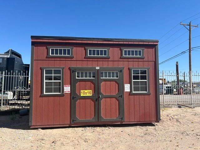 Studio – 10×16