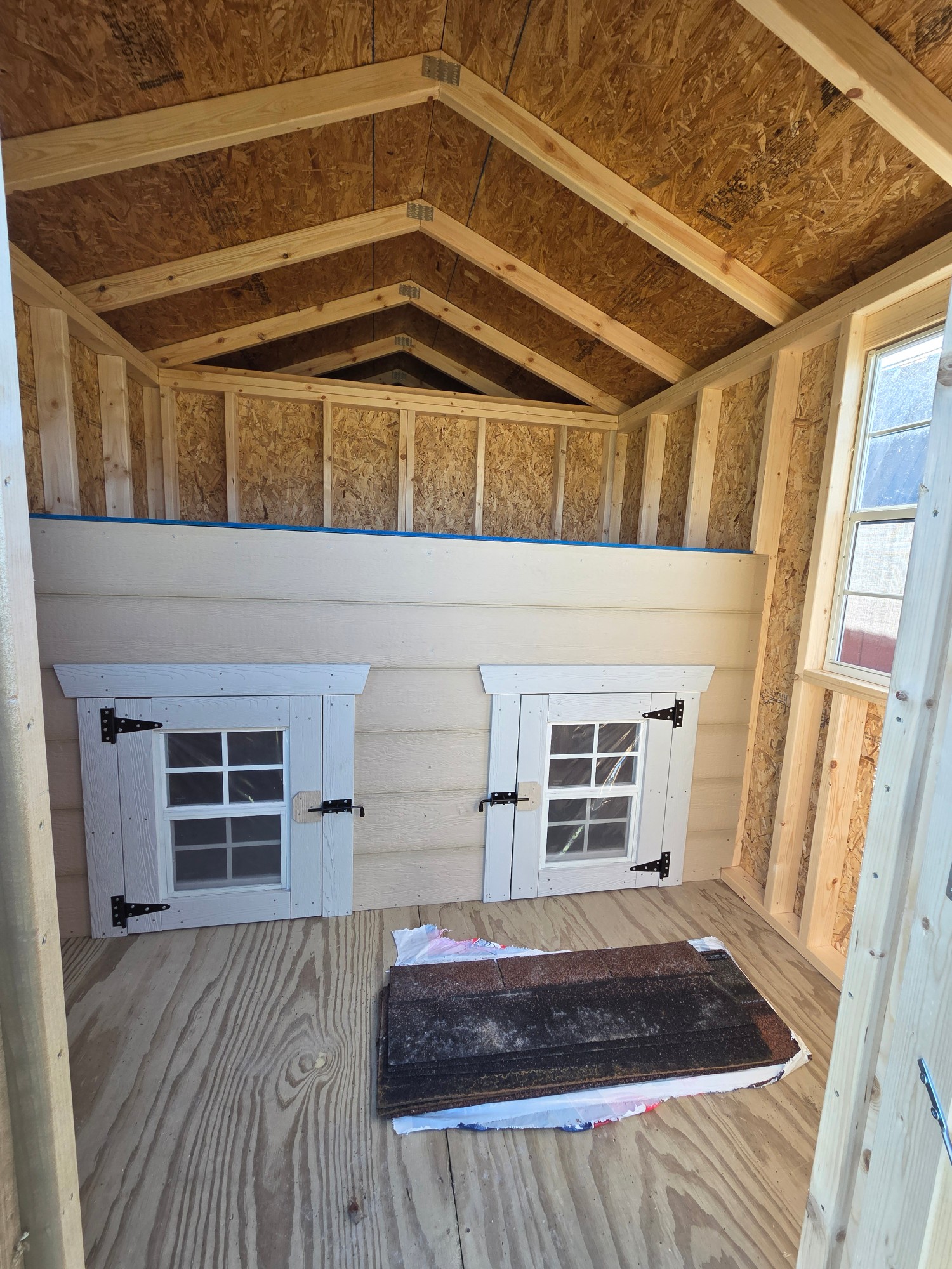 Dog Kennel - 8x16 image 4